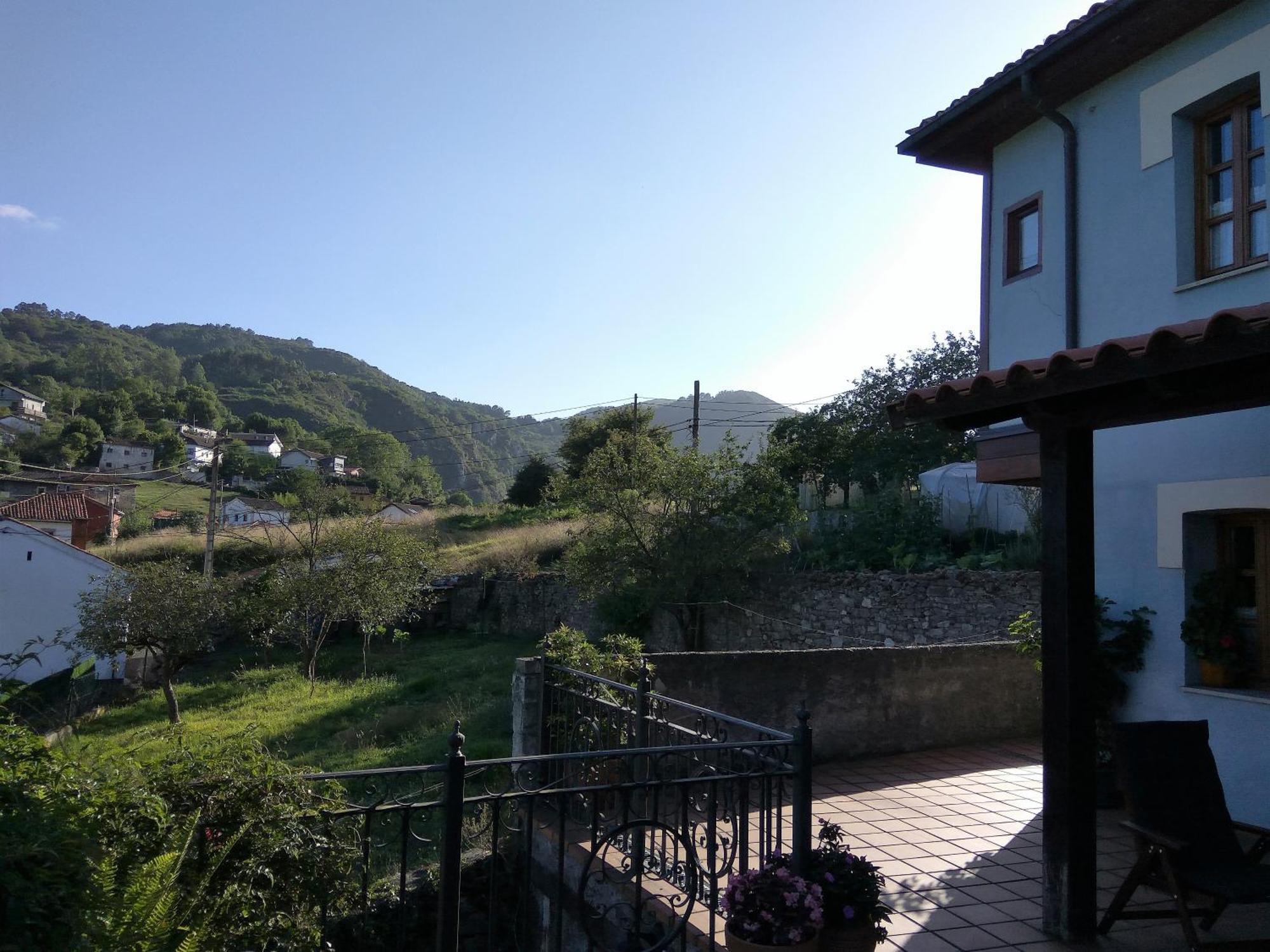 ホテル Casa De Aldea La Pumariega Caces エクステリア 写真