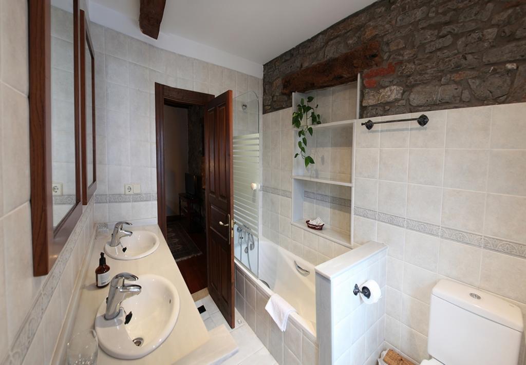 ホテル Casa De Aldea La Pumariega Caces 部屋 写真